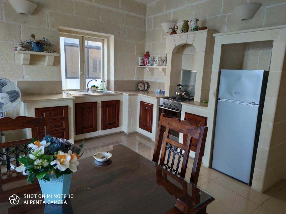 Seafront Two Bedroomed Apartment In Marsalforn Exterior foto